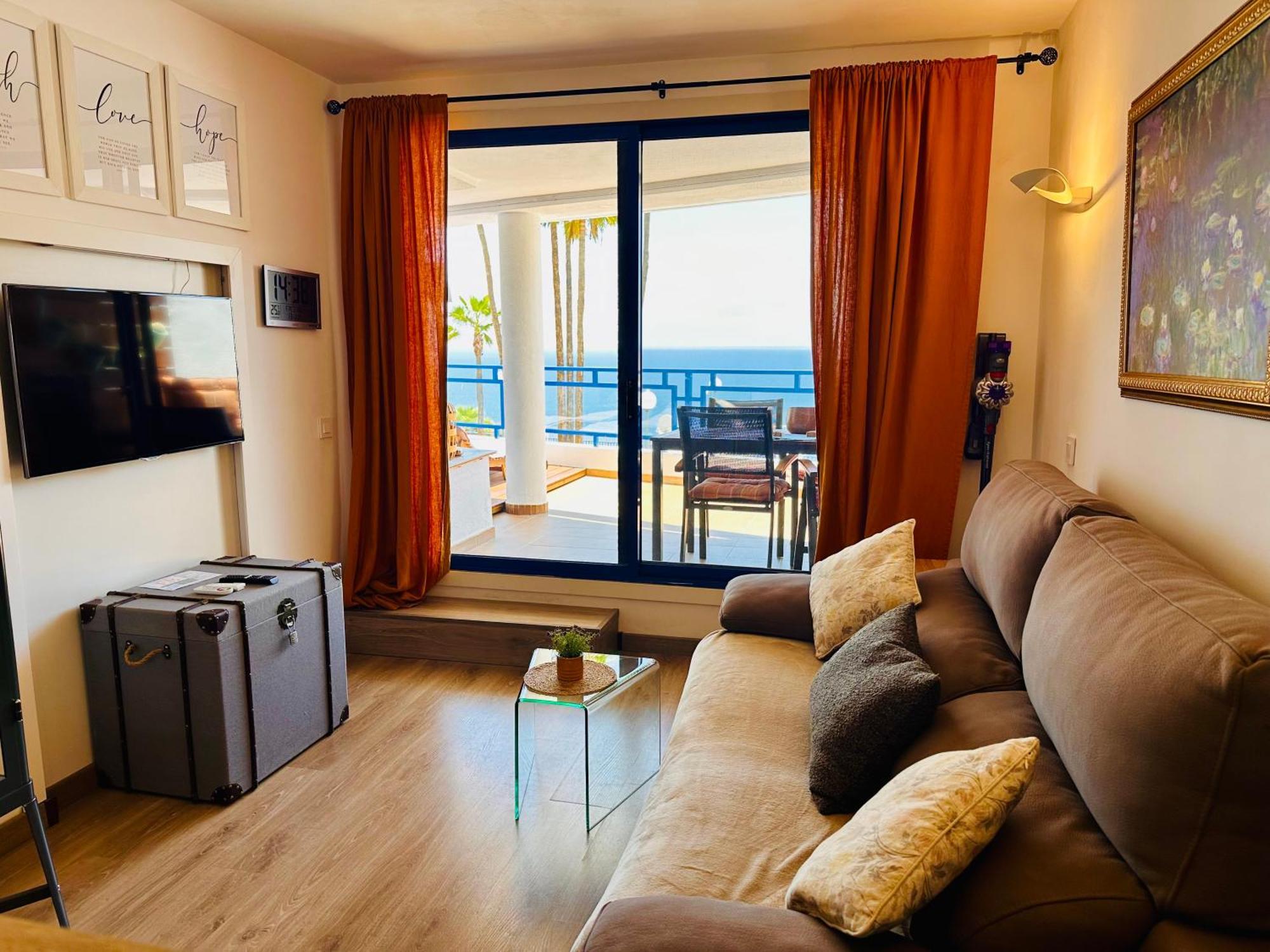 Private With Stunning Ocean Views And Sunset. *
