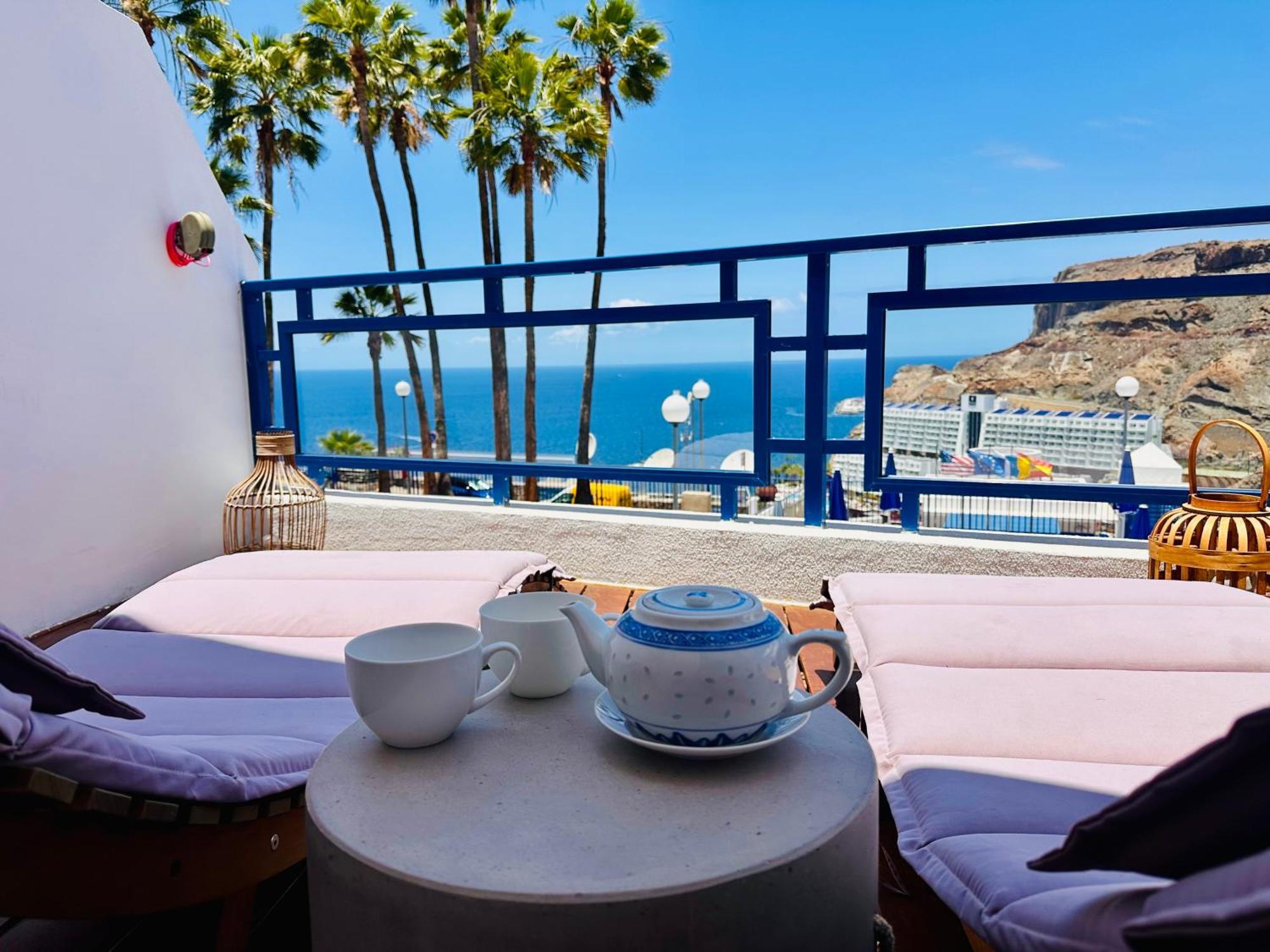 Private With Stunning Ocean Views And Sunset. Apartment