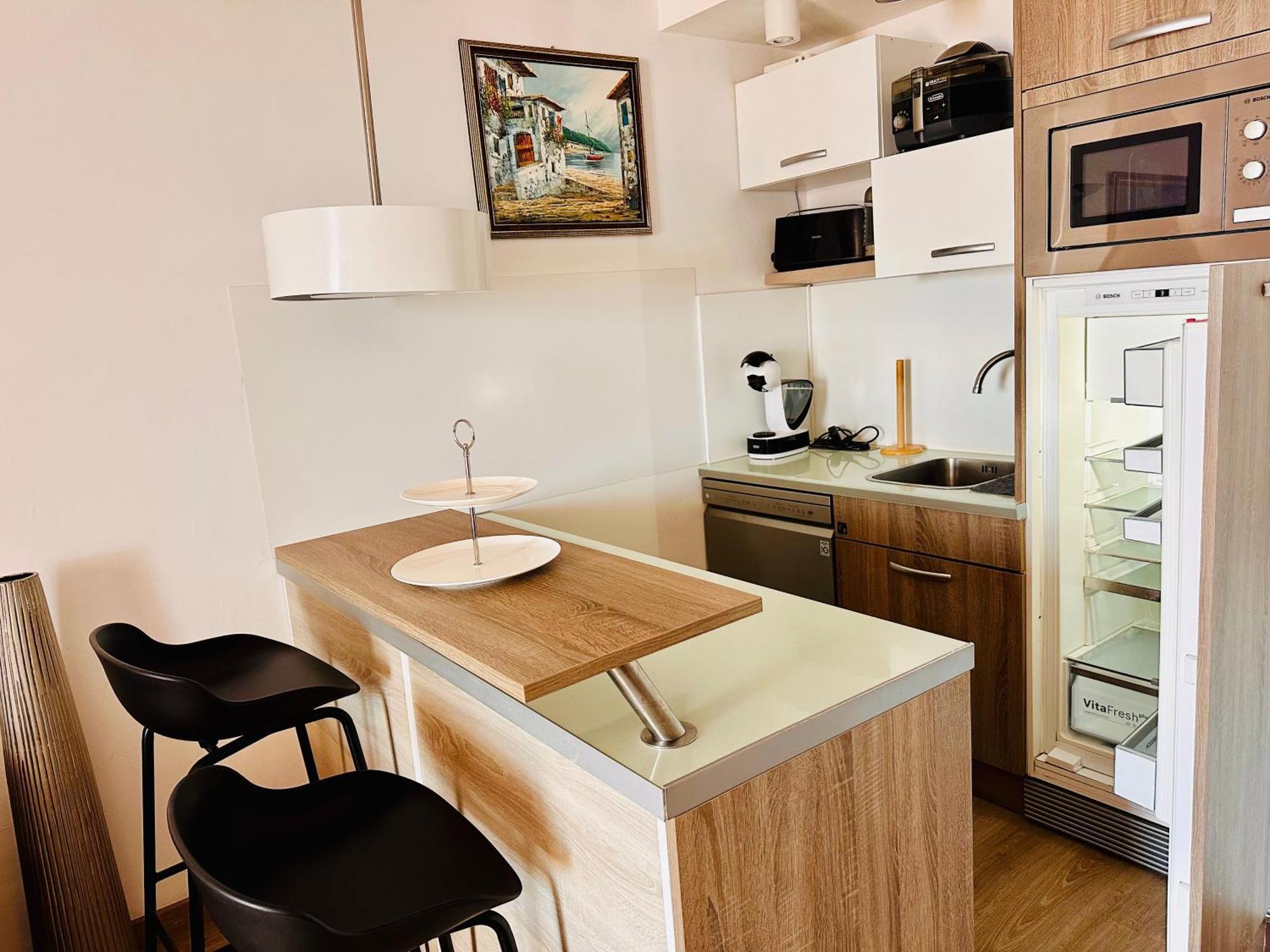Apartment Private With Stunning Ocean Views And Sunset.